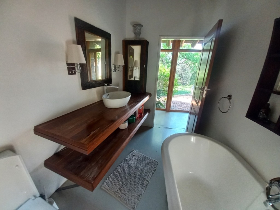 5 Bedroom Property for Sale in Broederstroom North West